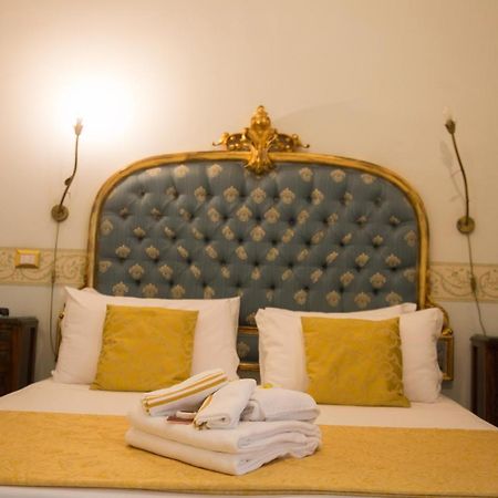 ナポリ B＆B アート スイート サンタ ブリージダ Bed & Breakfast エクステリア 写真