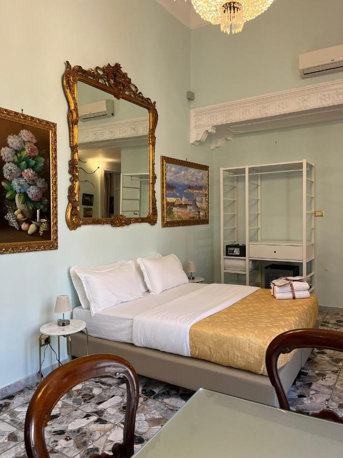 ナポリ B＆B アート スイート サンタ ブリージダ Bed & Breakfast エクステリア 写真